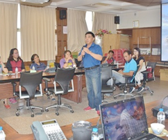 中心團隊至六龜區公所進行平台說明會