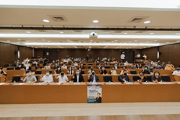 雷科董事長獲邀至中山大學半導體學院向師生分享創業歷程