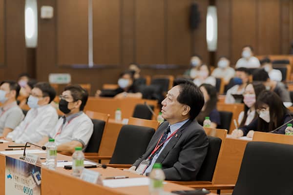 雷科董事長獲邀至中山大學半導體學院向師生分享創業歷程