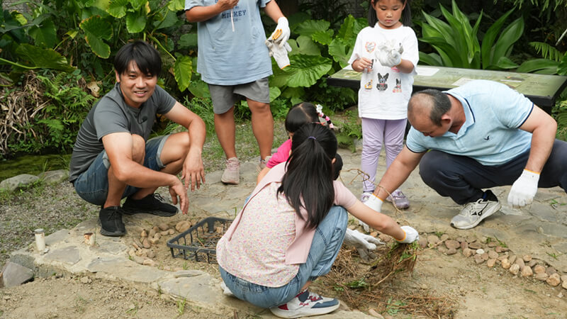 雷科與中山大學管理學院USR團隊 榮獲教育部表揚