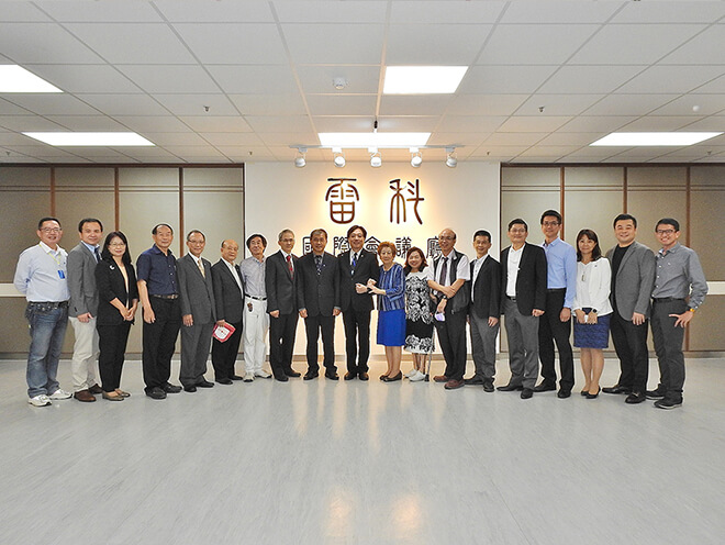 打造國際級會議空間,國立中山大學管院「雷科廳」正式啟用。 打造國際級會議空間,國立中山大學管院「雷科廳」正式啟用。